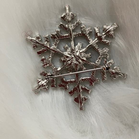 Rhinestone pin - Picture 2 of 2